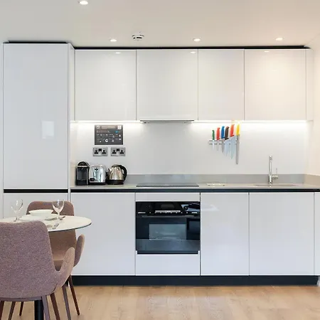 Premier Fountain Court شقة