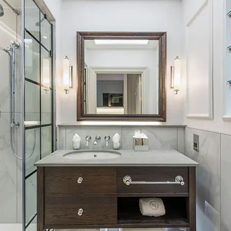 Righ Residences - George Street 4*