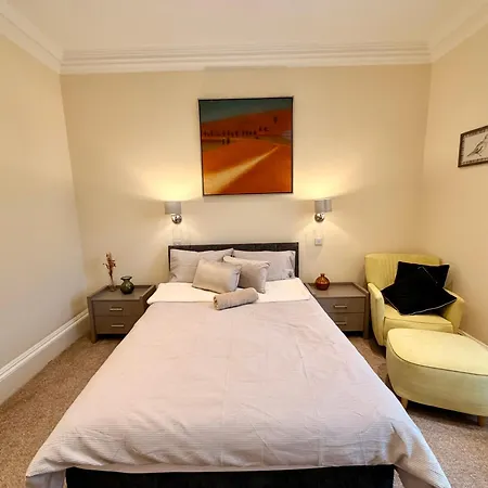 Georgian Luxury - Fast Broadband Wifi - Parking Available Apartment