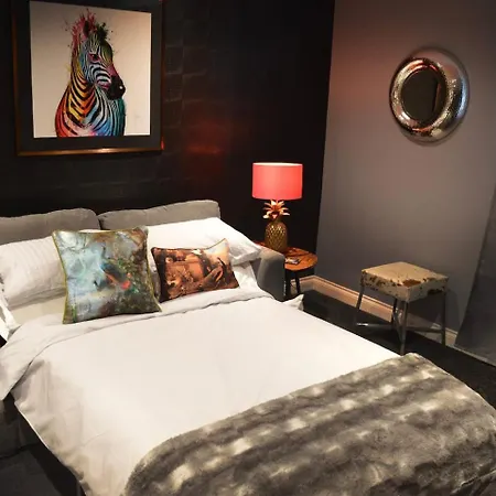 Luxury Boutique Apartment, Free Parking & Gym *