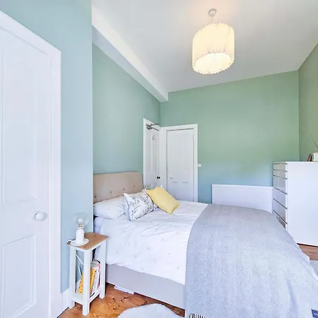 Apartament 2-bedroom Edynburg