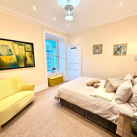 Georgian Luxury - Fast Broadband Wifi - Parking Available