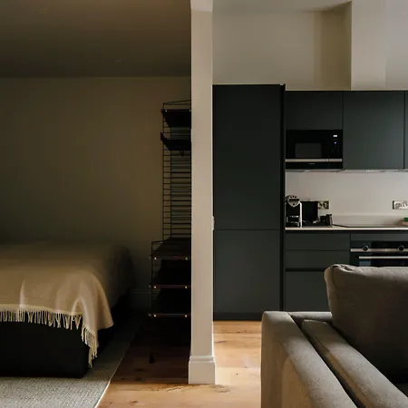 33 Castle Terrace 4*