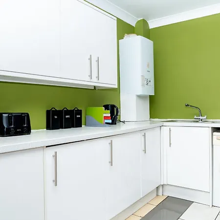 Elegant 1bd, Gym, Parking, Bus To Airport, Sleeps4 Villa *