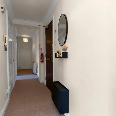 2 Bedroom In Apartment *