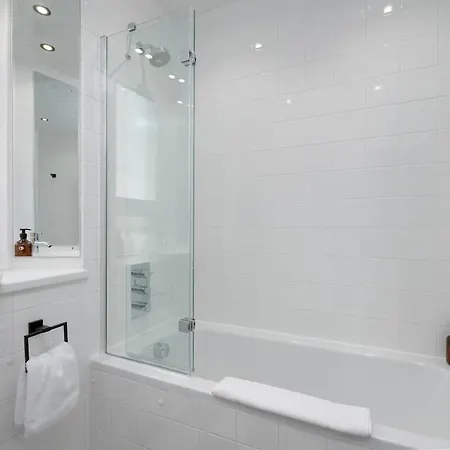 Daire Two Double Bedroom On The Royal Mile Edinburgh