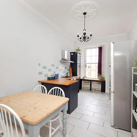 Chic And Stylish 2-bedroom Near Centre Daire *