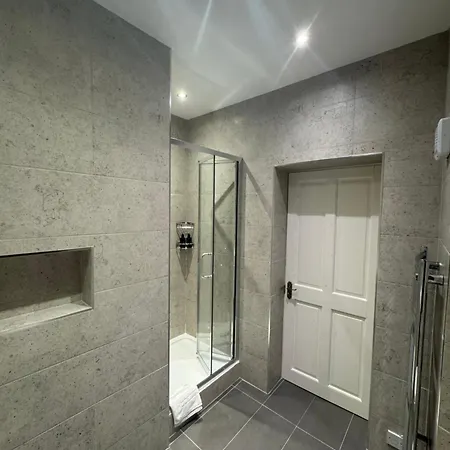 West Coates Mansion 4*