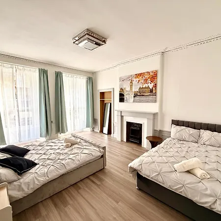 The Handy Hub Luxury Victorian - Fast Wifi & Appartamento