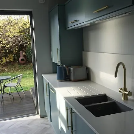 One - New To Market Daire