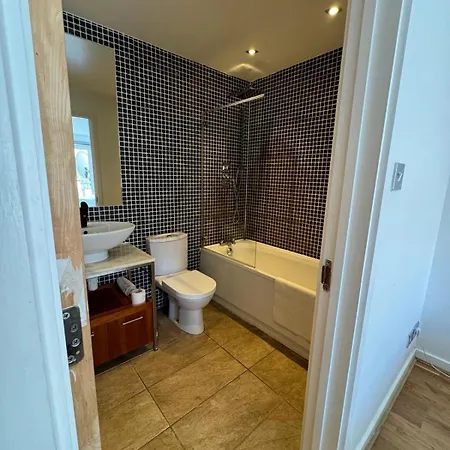 Albions Corner 6 Guests 5 Beds Free Parking Apartment Edinburgh