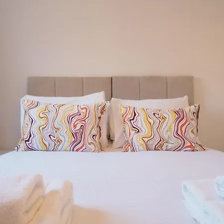 Fettes - Homely 2bd In Quiet Development