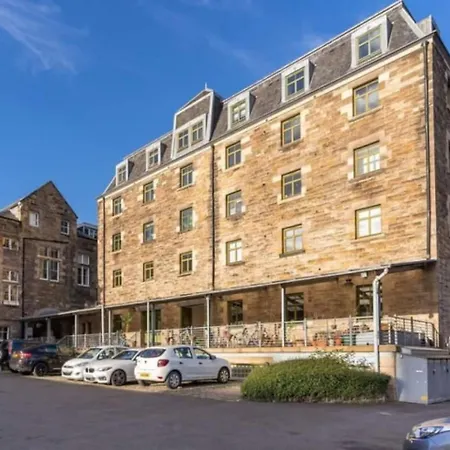 Cosy 2 Bedroom * Edinburg