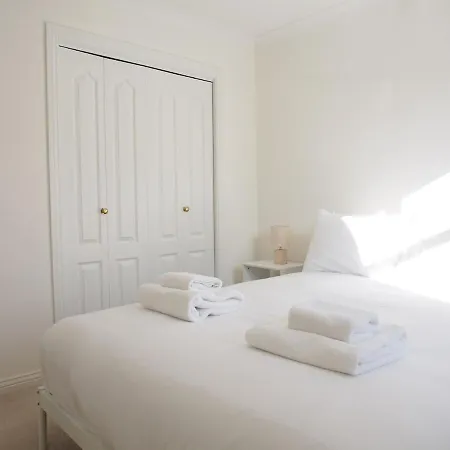 Fettes - Homely 2bd In Quiet Development Edimburgo