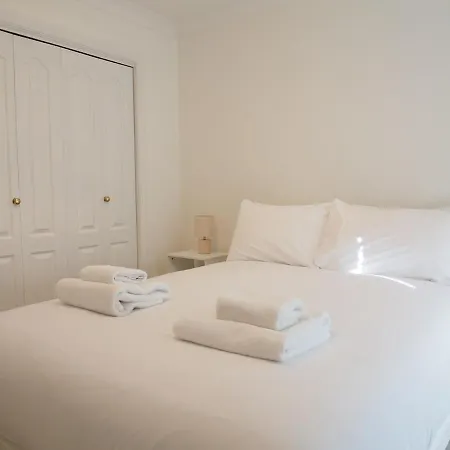 Fettes - Homely 2bd In Quiet Development * Edimburgo