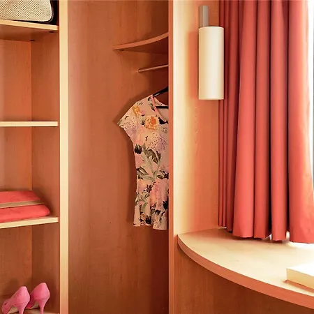 Hotel Ibis Centre South Bridge - Royal Mile 3*