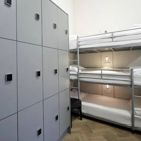 Hostel Revolver Edinburgh