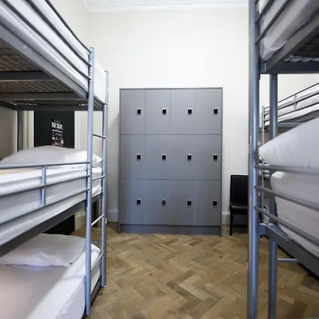 Hostel Revolver Edinburgh