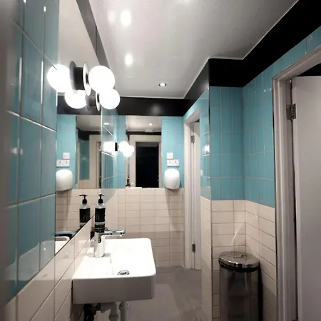 Revolver * Edinburgh