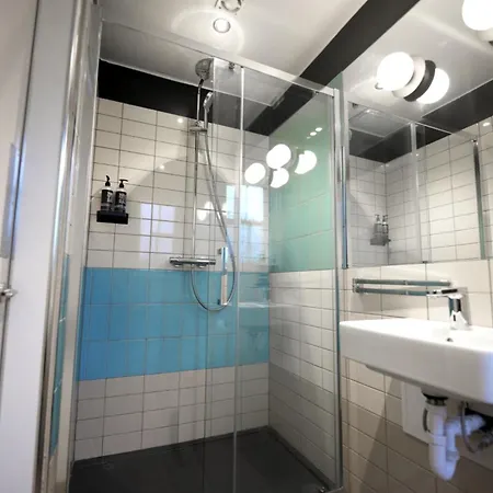 Revolver Hostel Edinburgh