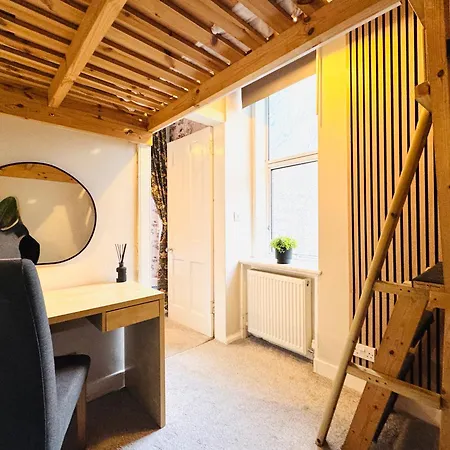 Centre Escape With Private Garden