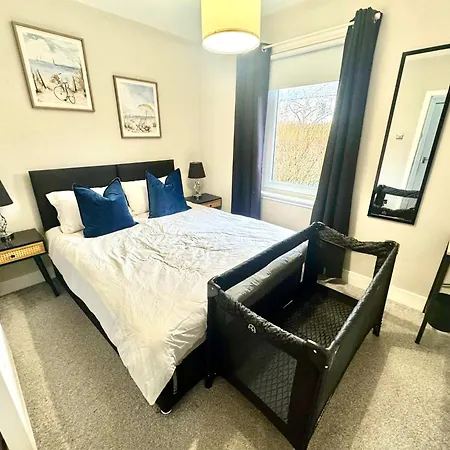 South Gyle House - Superfast Wifi And Free Parking - 7 Minutes From Airport * Edimburgo