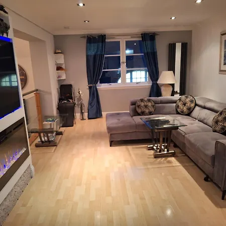 Townhouse With 3 Bathrooms Villa