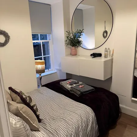 The Gardners In Centre With Parking Appartement *