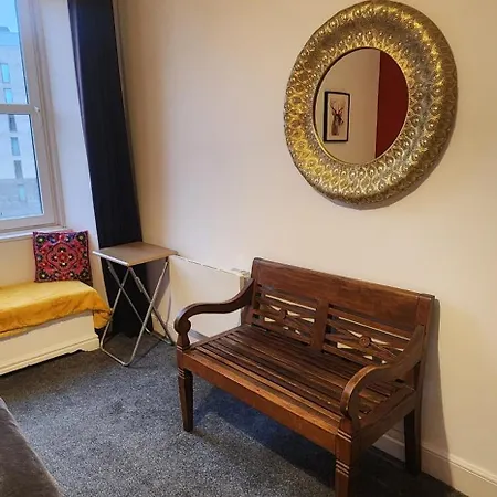 Stylish - Near Haymarket, Walk To Castle And Princes Street *