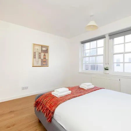 2-bedroom Old Town On Royal Mile *