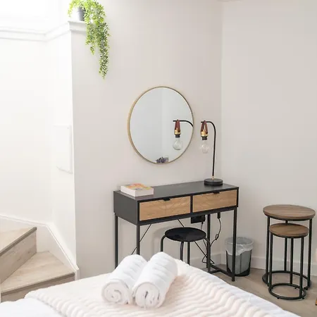 Easter Cosy 4 Bedroom - דירה