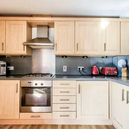 Bright & Modern Flat