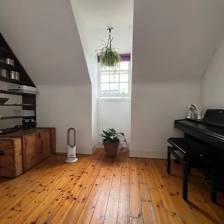 Light & Stylish Loft In Heart Of The Old Town * Edinburgh