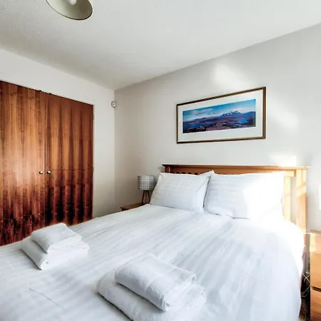 Bright & Modern Flat *