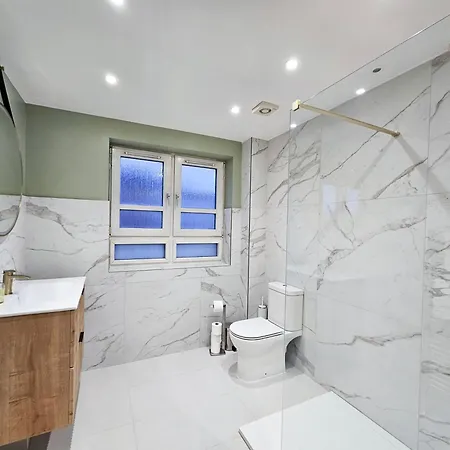 2-bedroom With Free Parking And Stunning Views