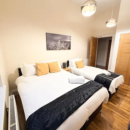 New 2 Bed With Stunning Views Of Arthur Seat Mountain