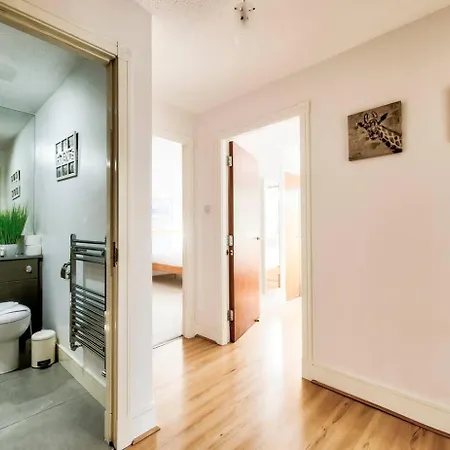 Bright & Modern Flat *