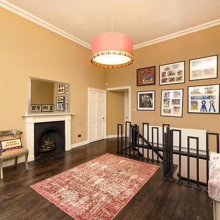 Lägenhet Argyl - 4 Bed On York Place, New Town *