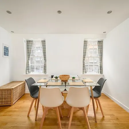 Queensferry Street Lane - Fantastic 2 Bedroom Centre Mews House With Free Secure Parking! Lägenhet