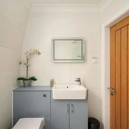 Lägenhet Queensferry Street Lane - Fantastic 2 Bedroom Centre Mews House With Free Secure Parking! Edinburg
