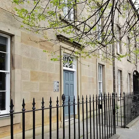 Bernard St - Bright And Spacious 1 Bed At The Shore! Daire