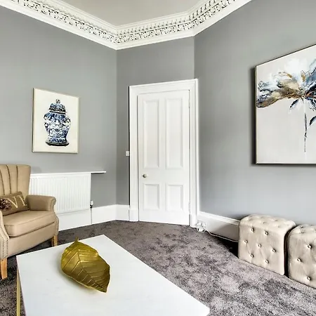 Apartament Lothian Road - Perfect Centre Location. *