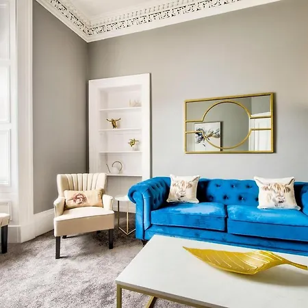 Lothian Road - Perfect Centre Location. *