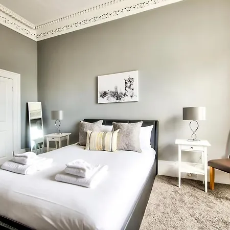 Lothian Road - Perfect Centre Location. شقة *