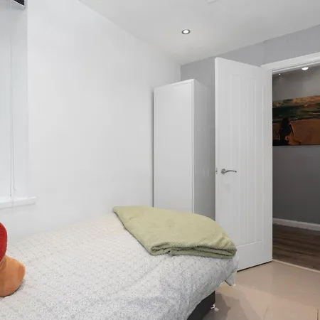 Lovely בית נופש אדינבורו