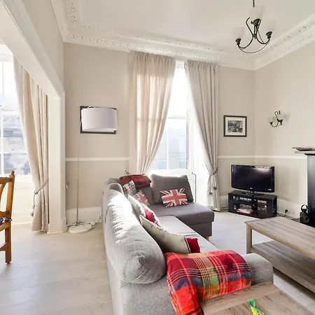 George Iv Bridge - Superbly Located 3 Bedroom! Daire
