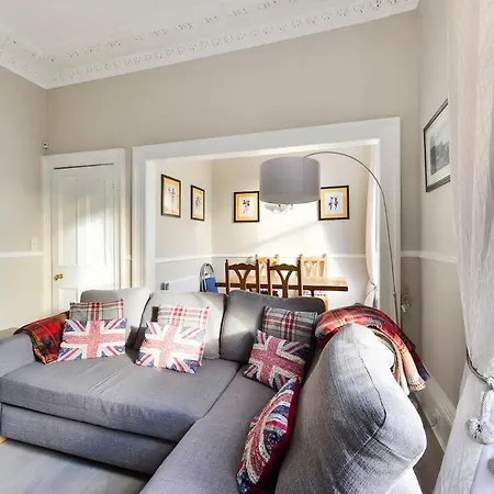 George Iv Bridge - Superbly Located 3 Bedroom! * Edinburgh