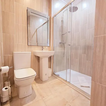 Delightful 4 Bedroom Family In Newington - Craigmillar Park Casa de hóspedes 3*