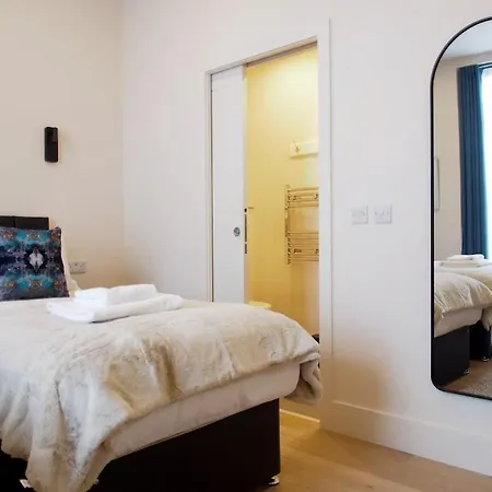 Spacious Luxe 2-bed Near The Centre - Flat 6, Elgin House Apartament
