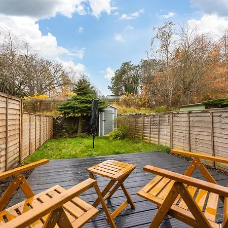 Ferienhaus Bright 1-bed With Garden Near Braid Hills Golf Course *